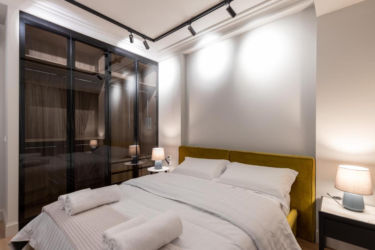 Night Inn Tirana Buitenkant foto